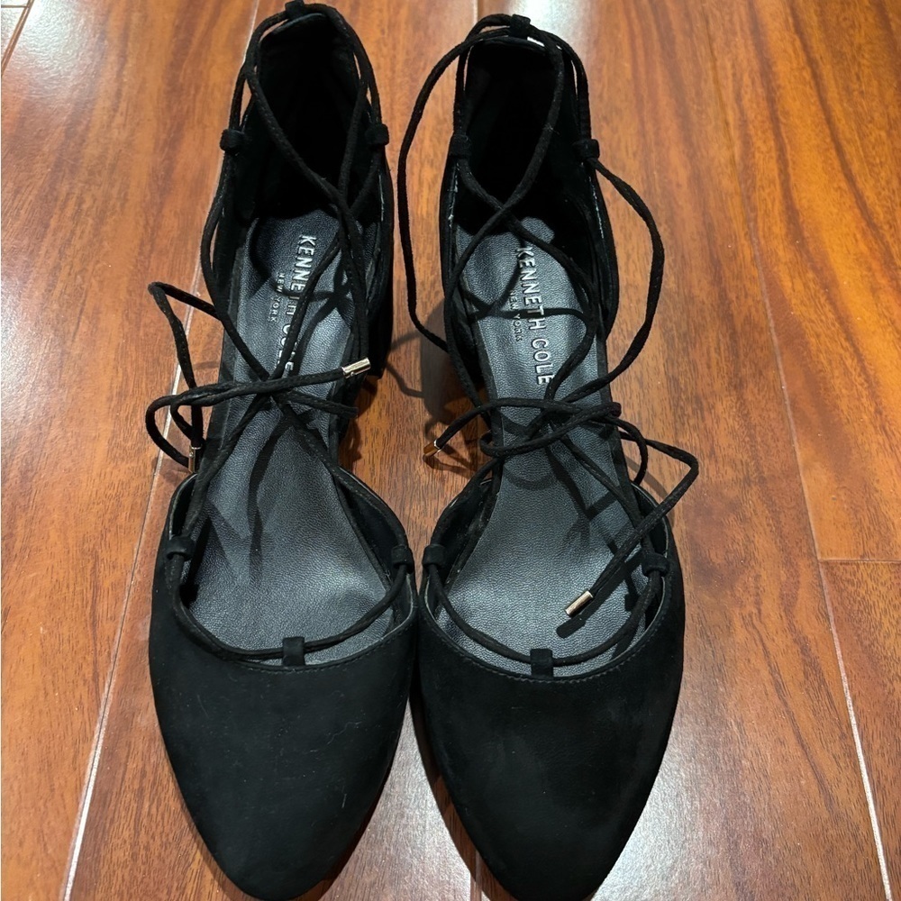 Kenneth Cole Tonniane Black Heels​ - Picture 2 of 4